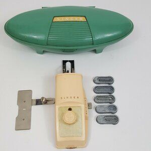 Singer Sewing Machine 489510 Straight Needle Button Holer 5 Template Attachments